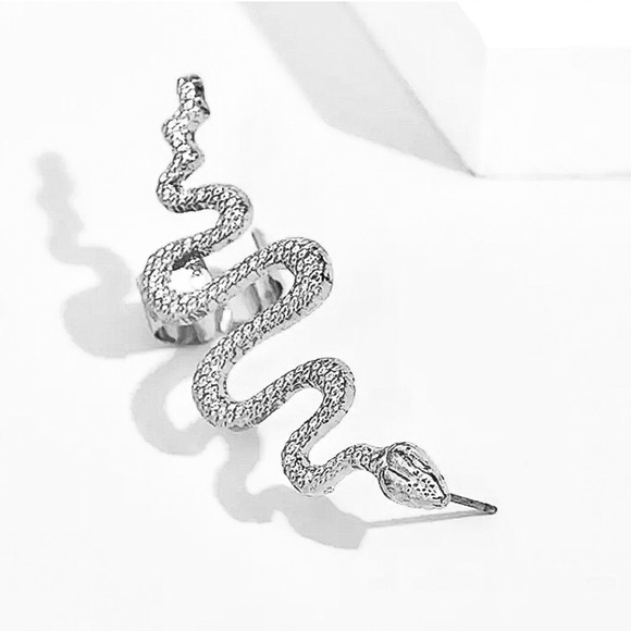 ⚜️[𝟯/$𝟭𝟴]⚜️Snake Silver Climber Earring NEW - Picture 6 of 8